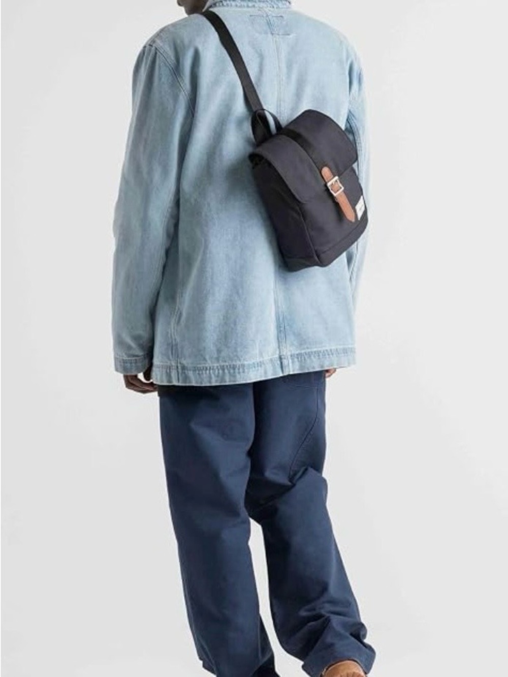 NWOT Herschel Supply Company Navy Canvas Backpack with Brown magnetic strap - Picture 16 of 16